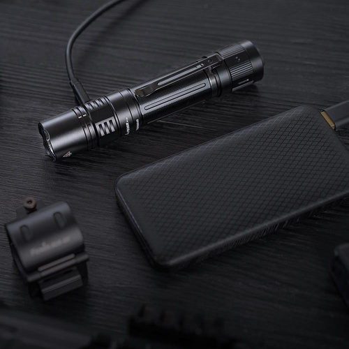 Fenix - Taschenlampe LED PD36R Pro mit 5000 mAh Akku - 1600 lm - Schwarz - PD36R