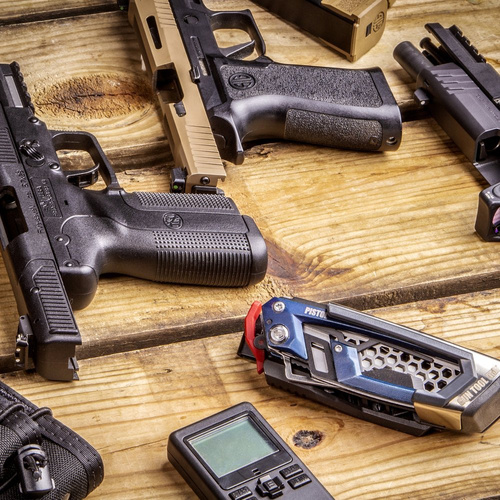 Real Avid - Mehrzweck-Reinigungswerkzeug Pistol Gun Tool AMP™ - AVGTAMP-P