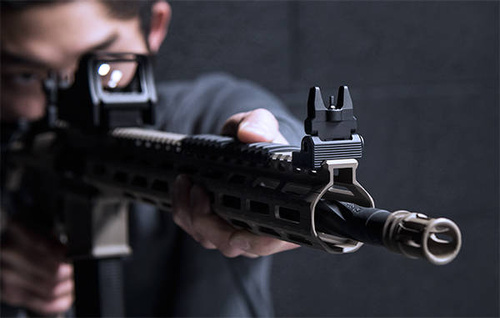 UTG - Federgelagerte Flip-up-Korn Accu-Sync für AR15 - Picatinny - Schwarz - MNT-757