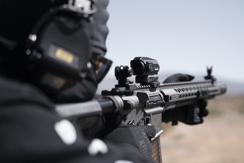 Strike Industries - Variable Höhe Halterung für Rotpunktvisier Variable Optic Mount - Picatinny - Aluminium - Schwarz - SI-T1-VOM-BK