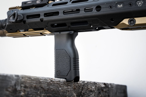 Strike Industries - M-LOK® Angled Vertical Grip - Lang - Schwarz - SI-AR-CMAG-L