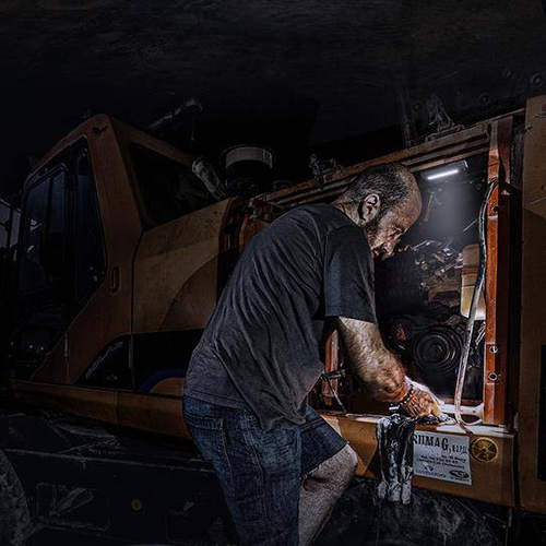 Fenix - Wiederaufladbare LED-Taschenlampe WT16R - Werkstatt - 300 Lumen - Schwarz - 039-479