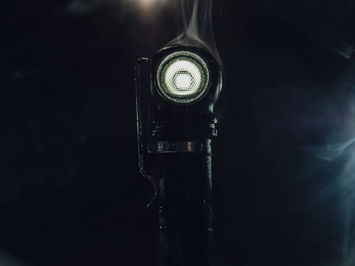 Armytek - Wizard C2 PRO MAX wiederaufladbare Taschenlampe - 4000 Lumen - F06701C