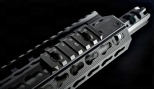 Strike Industries - LINK KeyMod / M-LOK Schiene - 6 Schlitze - Schwarz - LINK-RS-6