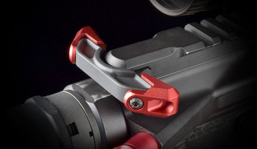 Strike Industries - ISO-Lasche für verriegelungslosen Ladegriff - Schwarz - SI-ISOTAB-BK