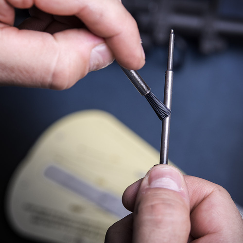 Real Avid - Bedienungsanleitung für das AR-15 - AVAR15R