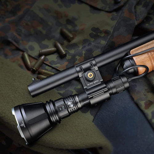 Fenix - LED-Taktische Taschenlampe - 3700 lm - 268.000 cd - HT18R.11112