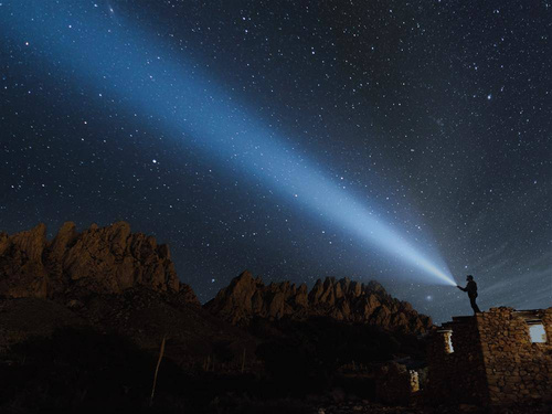 Fenix - LED-Taschenlampe - 3000 Lumen - 5000 mAh - Schwarz - PD40R V2.0