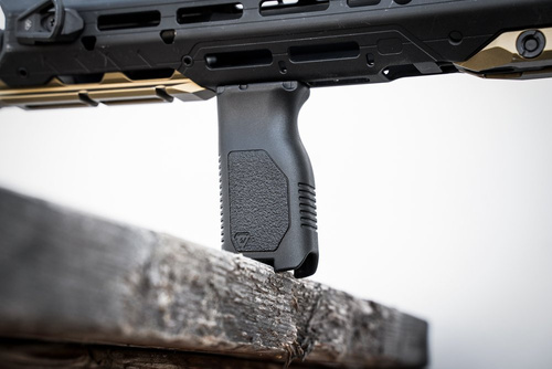 Strike Industries - M-LOK® Angled Vertical Grip - Lang - Schwarz - SI-AR-CMAG-L