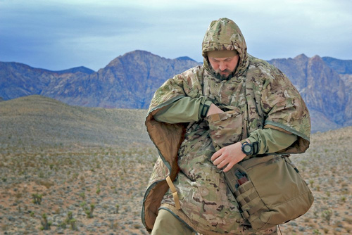 Helikon - Swagman Roll® Poncho - Climashield® Apex™ - Flecktarn - PO-SMR-NL-23