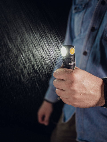 Armytek - Wizard C2 PRO MAX wiederaufladbare Taschenlampe - 4000 Lumen - F06701C