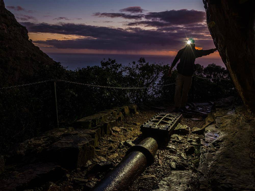 Fenix - LED Stirnlampe - 240 Lumen - AA - Schwarz - HM23