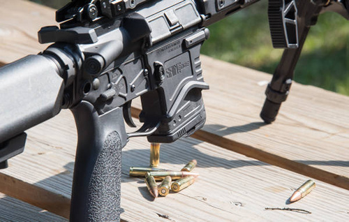 UTG - AR15 / M4 Magazin - 5,56 x 45 mm / .223 - 10 Schuss - Polymer - Schwarz - RBT-AM10