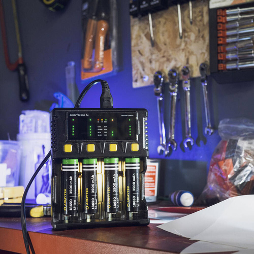 Armytek - Ladegerät Uni C4 - Autoadapter - A04501C