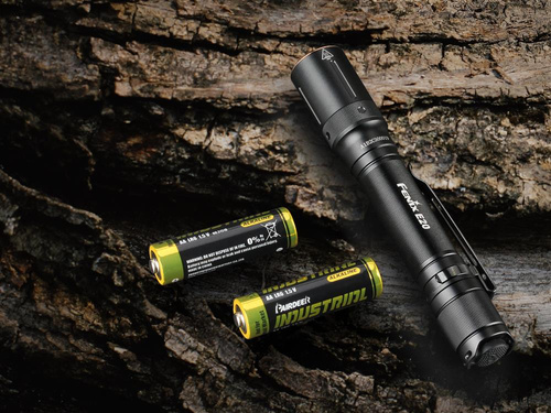 Fenix - E20 V2.0 Taschenlampe - 350 Lumen