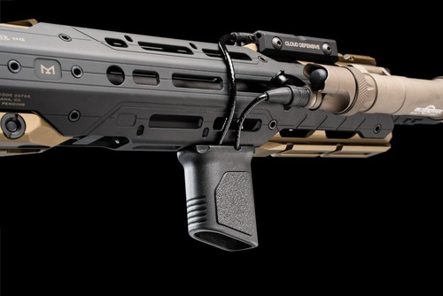 Strike Industries - M-LOK® Angled Vertical Grip - Kurz - FDE - SI-AR-CMAG-S