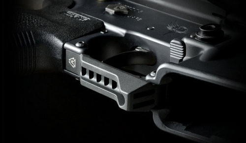 Strike Industries - Fang Billet Aluminum Trigger Guard - Rot - SI-BTG-FANG-RED